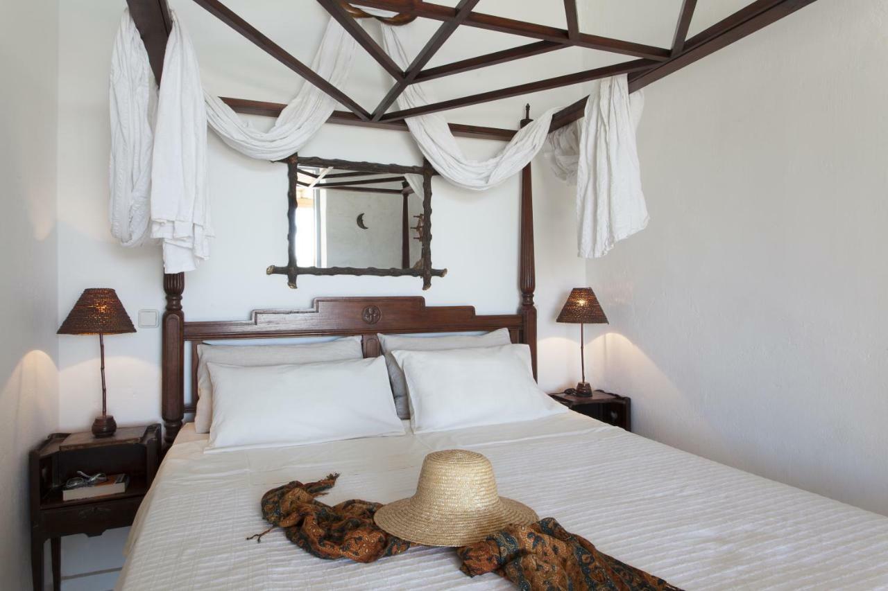 אורנוס Beachfront Mykonos Guest House מראה חיצוני תמונה