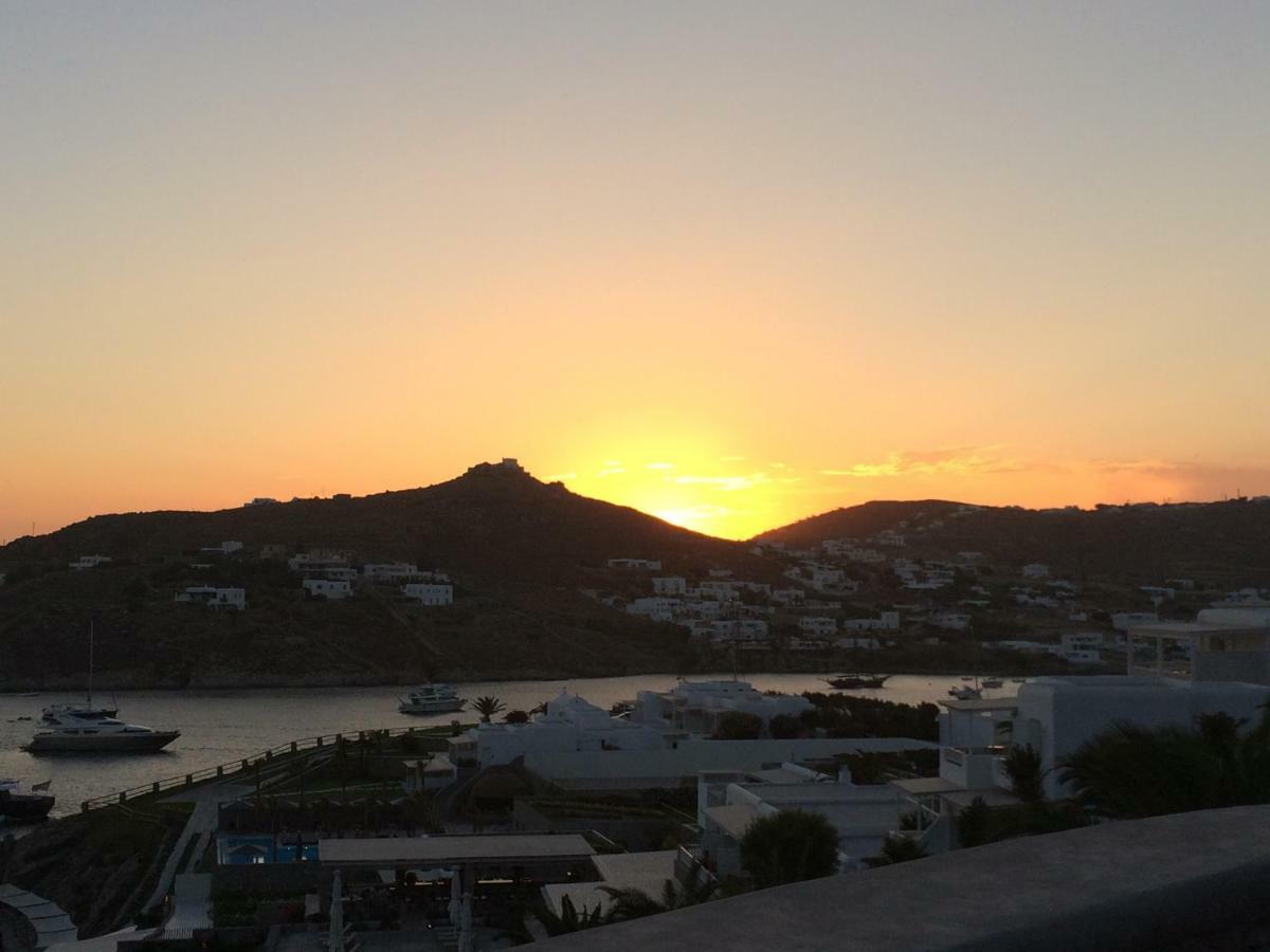 אורנוס Beachfront Mykonos Guest House מראה חיצוני תמונה